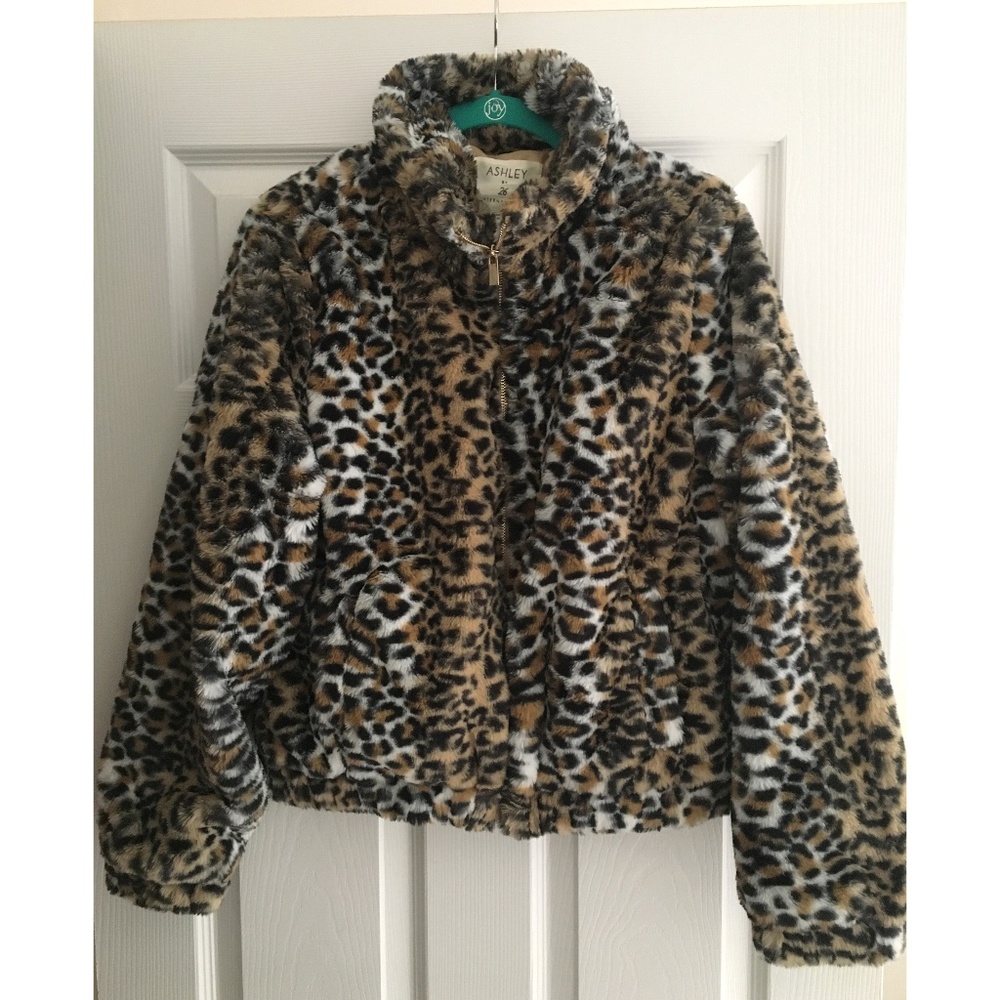 HOT TOPIC Leopard Print Faux Fur Bomber Jacket Ashley 26 International L NWoT
